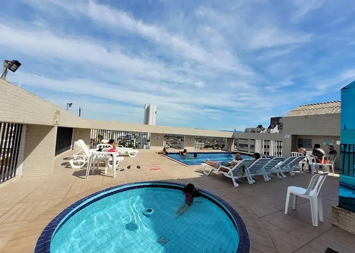 Flat Reformado A 350M Da Praia, Com Piscina