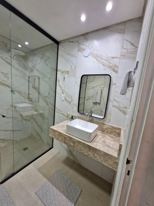 Flat Reformado A 350m Da Praia, Com Piscina Apartamento São Vicente